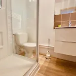 Apartmán Cosy 5 Min To The Center Of *